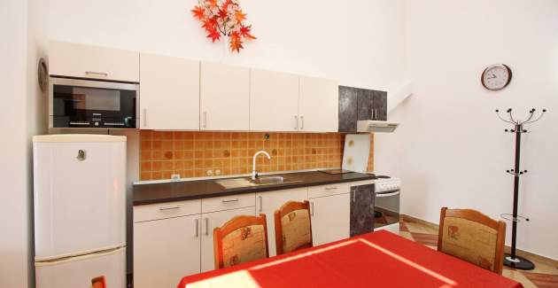 Apartment Dorcic AQ 1 - central Location, close to the Beach