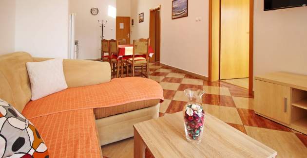Apartment Dorcic AQ 1 - central Location, close to the Beach