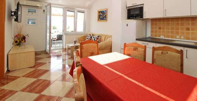 Apartment Dorcic AQ 1 - central Location, close to the Beach