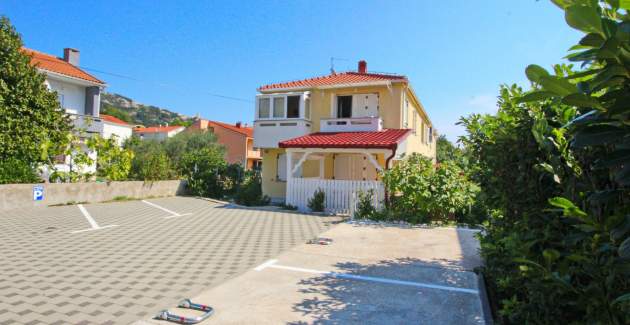 Apartment Bebek – with Balcony and Parking