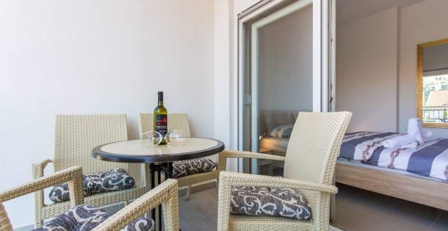 Modernes Apartment Berisha 1 Nr.2 – mit Balkon