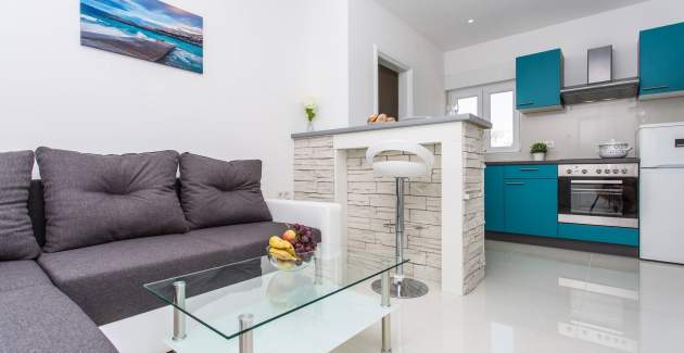 Modernes Apartment Berisha 1 Nr.2 – mit Balkon