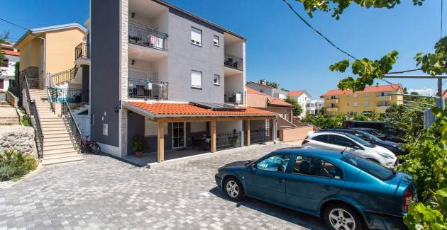 Modernes Apartment Berisha 1 Nr.2 – mit Balkon