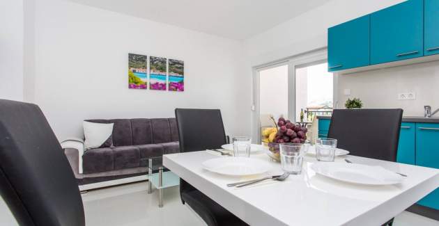 Modernes Apartment Berisha 1 Nr.3 – mit Balkon