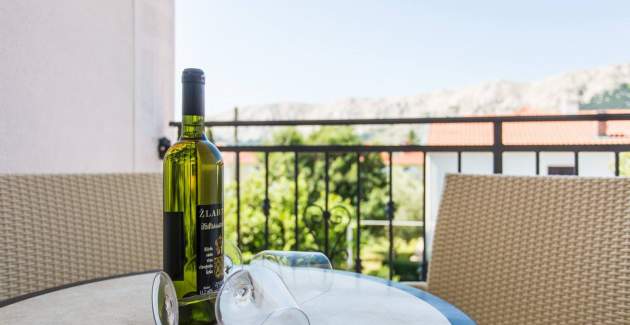 Modernes Apartment Berisha 1 Nr.3 – mit Balkon