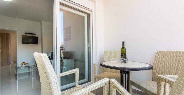 Modernes Apartment Berisha 1 Nr.3 – mit Balkon