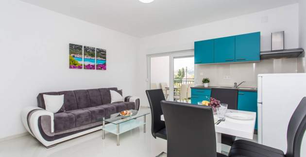 Modernes Apartment Berisha 1 Nr.3 – mit Balkon