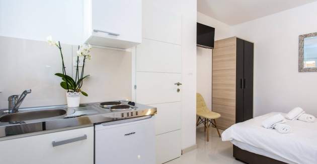 Studio-Apartment Berisha 1 Nr.6 – mit überdachter Terrasse