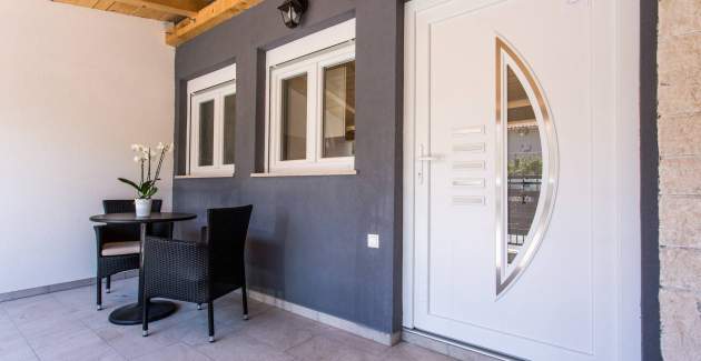 Studio-Apartment Berisha 1 Nr.6 – mit überdachter Terrasse