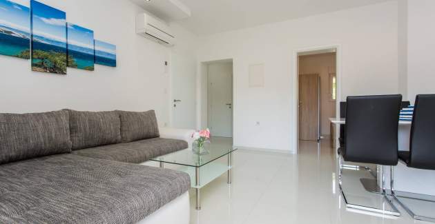 Modernes Apartment Berisha 1 Nr.5 – mit Balkon