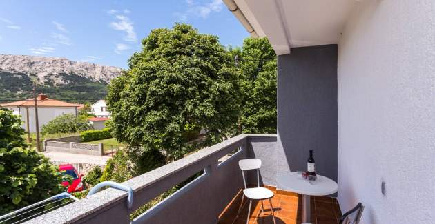 Apartment Berisha 2 No.1 - with Balcony
