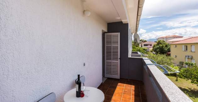 Apartment Berisha 2 No.1 - with Balcony