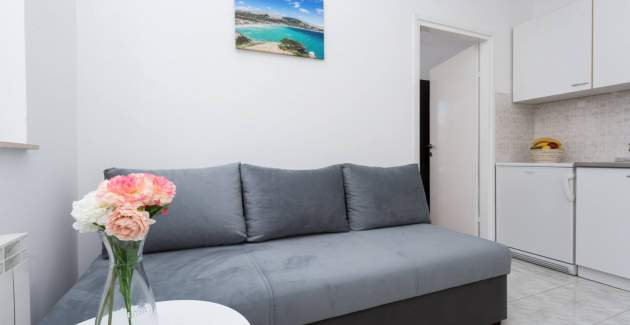 Apartments Berisha 2 No.3 - with Balcony