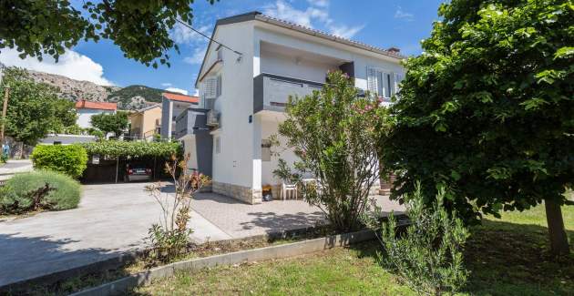 Apartments Berisha 2 No.3 - with Balcony