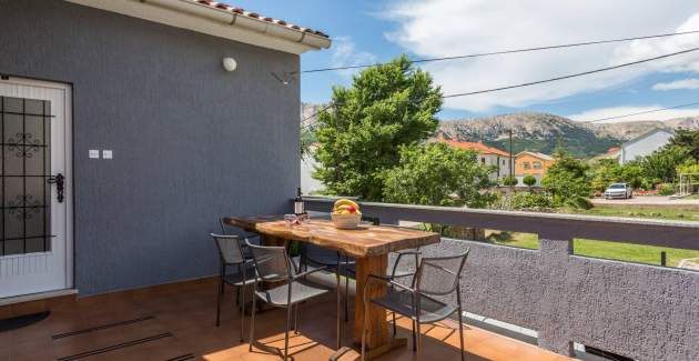 Apartments Berisha 2 No.3 - with Balcony