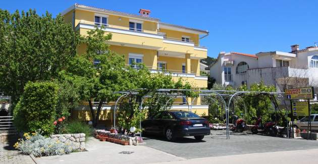 Charming Apartment Brnic No. 2 - with Balcony 