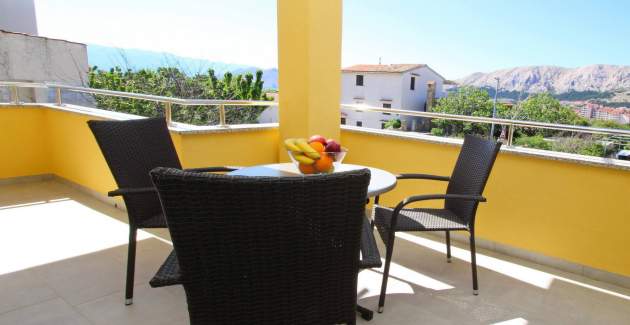 Charmantes Apartment Brnić Nr.4 - mit geräumigem Balkon