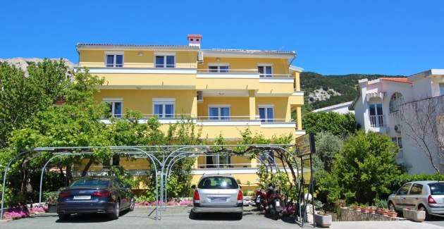 Charmantes Apartment Brnić Nr.4 - mit geräumigem Balkon