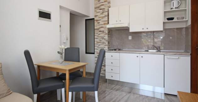 Charmantes Apartment Brnić Nr.4 - mit geräumigem Balkon