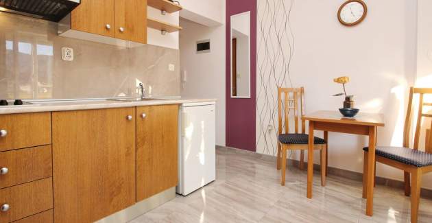 Charmantes Apartment Brnić Nr.3 - mit Balkon