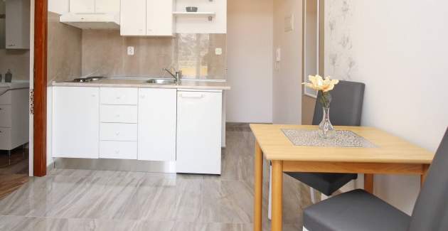 Charming Apartment Brnic No. 6 - with Balcony and Sea View