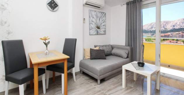 Charming Apartment Brnic No. 6 - with Balcony and Sea View