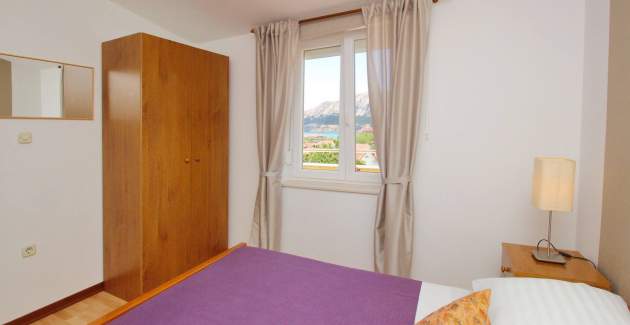 Charming Apartment Brnic No. 6 - with Balcony and Sea View