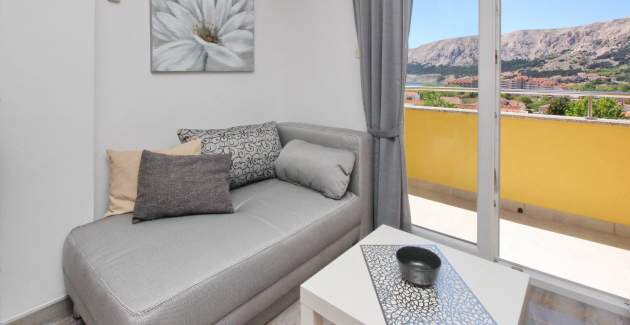 Charming Apartment Brnic No. 6 - with Balcony and Sea View