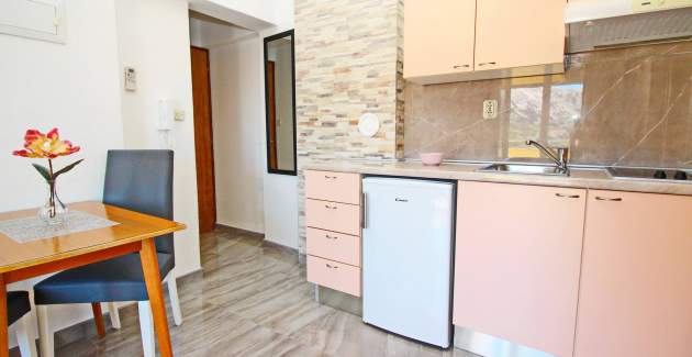 Charming Apartment Brnic No.7 - with Balcony and Sea View