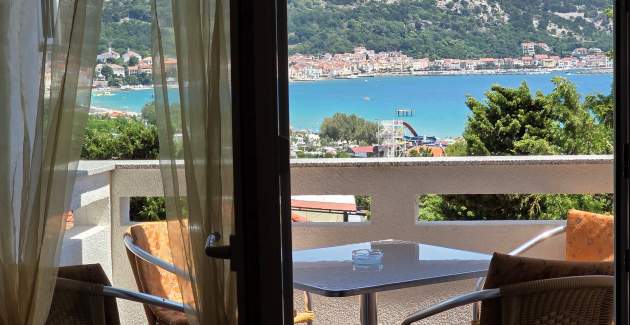 Apartment Brnic Nar. more - with Sea View, 350m from the Beach