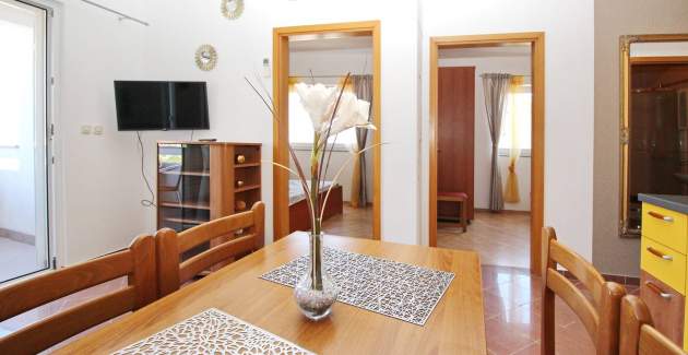 Apartment Brnic Nar. more - with Sea View, 350m from the Beach