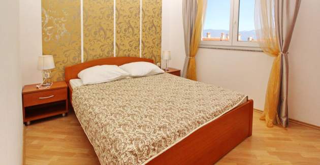 Apartment Brnic Nar. more - with Sea View, 350m from the Beach