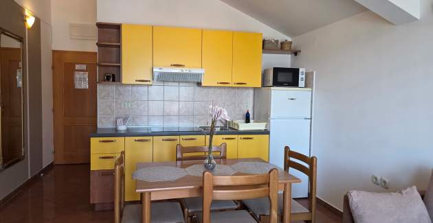 Apartment Brnic Nar. more - with Sea View, 350m from the Beach
