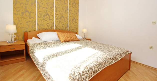 Apartment Brnic Nar. brdo - with Balcony, 350m from the Beach