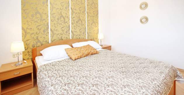 Apartment Brnic Nar. brdo - with Balcony, 350m from the Beach