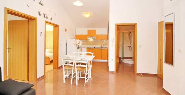 Apartment Brnic Nar. brdo - with Balcony, 350m from the Beach