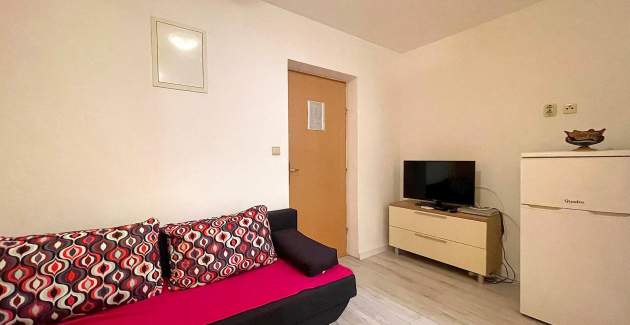 Capic Z3 - Apartment with Balcony and Parking spot, 300 m from the Beach