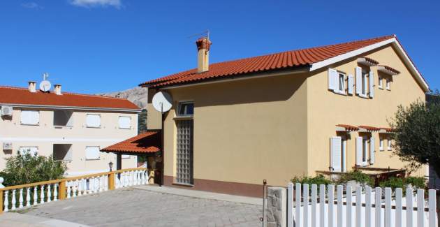 Capic Z4 - Apartment with Balcony and Parking spot, 300 m from the Beach