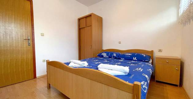 Capic Z6 - Apartment with Balcony and Parking spot, 300 m from the Beach