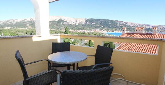 Capic Z7 - Apartment with Balcony and Parking spot, 300 m from the Beach