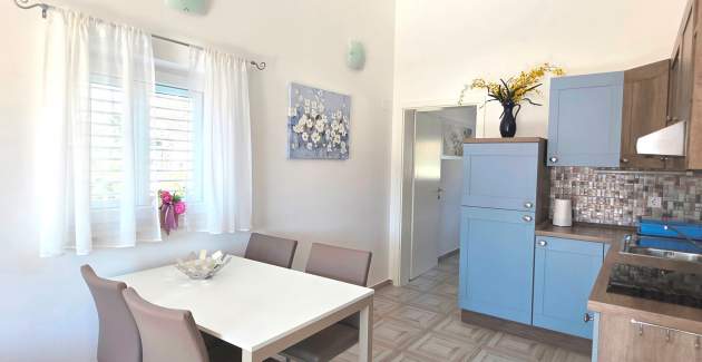 Apartment Cugalj - with Balcony, 2nd floor, 300m from the Beach