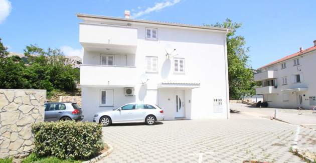 Apartment Cugalj - with Balcony, 2nd floor, 300m from the Beach