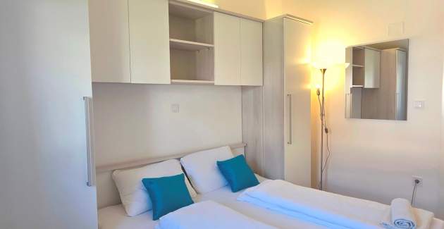 Apartment Cugalj - with Balcony, 2nd floor, 300m from the Beach