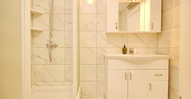 Apartment Cugalj - with Balcony, 1st floor, 300 m from the Beach