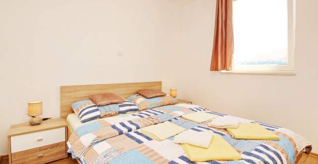 Apartment Cugalj - with Balcony, 1st floor, 300 m from the Beach