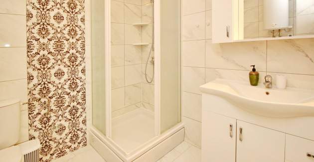 Apartment Cugalj - with Balcony, 1st floor, 300 m from the Beach