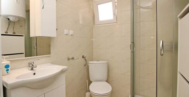 Studio Cugalj - with covered Terrace, 300m from the Beach