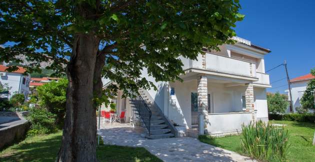 Room Dekanic No.4 - with mini Fridge and Balcony