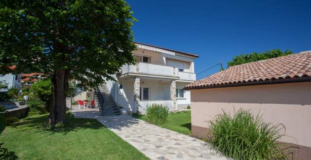Room Dekanic No.4 - with mini Fridge and Balcony