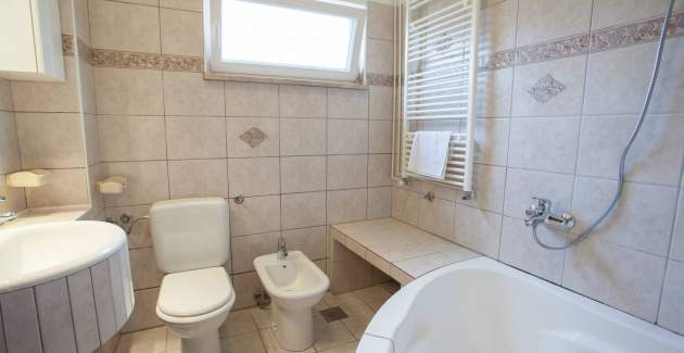 Apartment Dekanic D. - on the Ground Floor, with Terrace